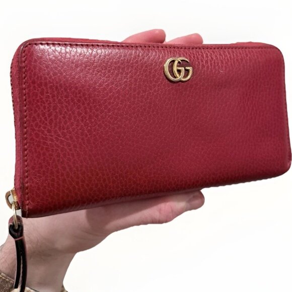 Gucci Red Leather Zip-Around Wallet with Gold Logo Gucci Marmont GG - Picture 1 of 11